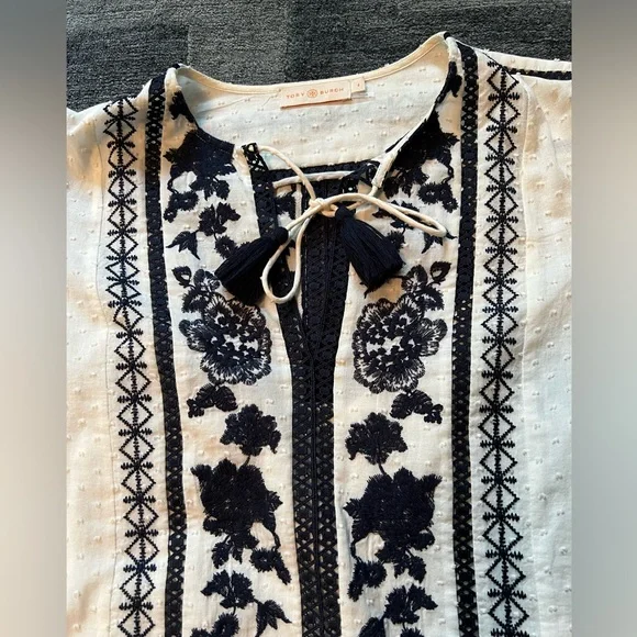 Tory Burch embroidered Gabriela dress size 4 rare find! With slip. - Picture 8 of 9